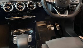 Mercedes Benz CLA 200 Coupé full