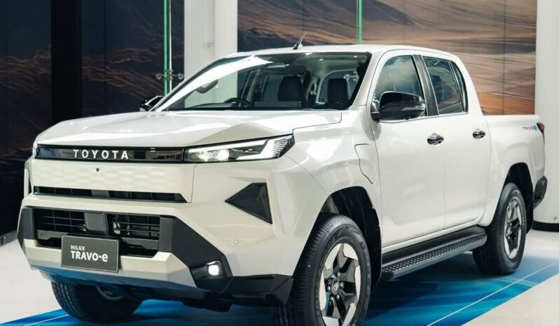 2026 Toyota Hilux Travo E full