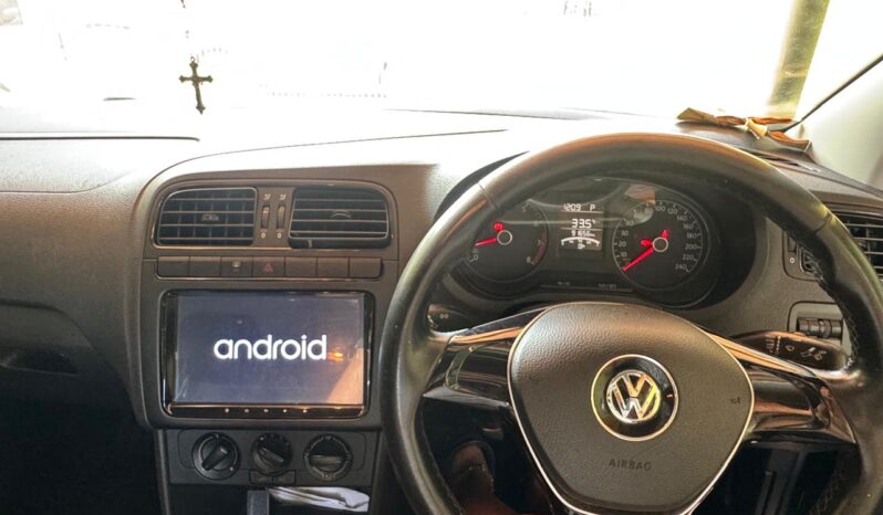 2019 Volkswagen Passat full