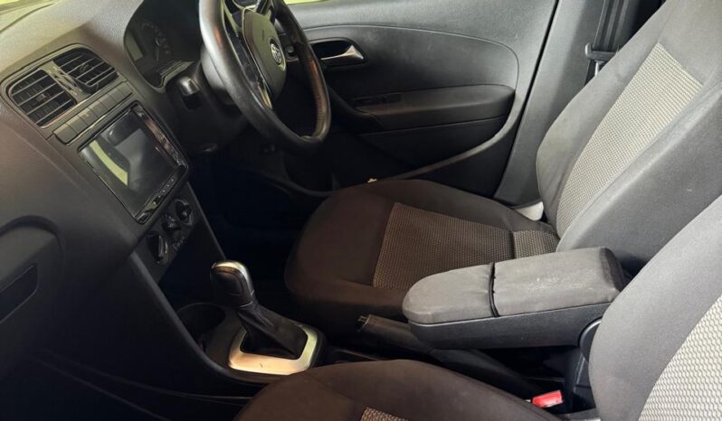 2019 Volkswagen Passat full